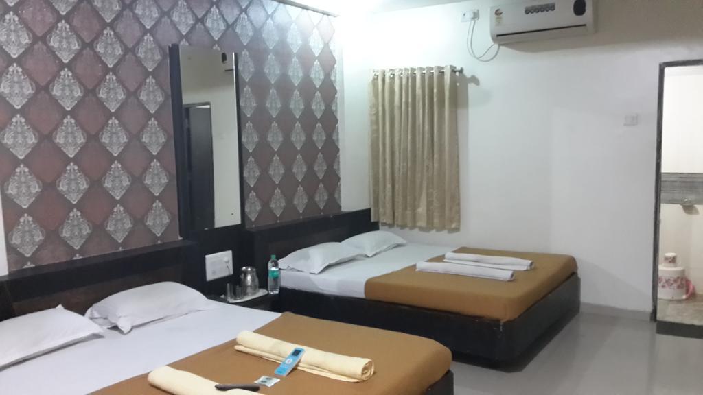 Hotel Sai Galaxy Inn Shirdi Exterior foto