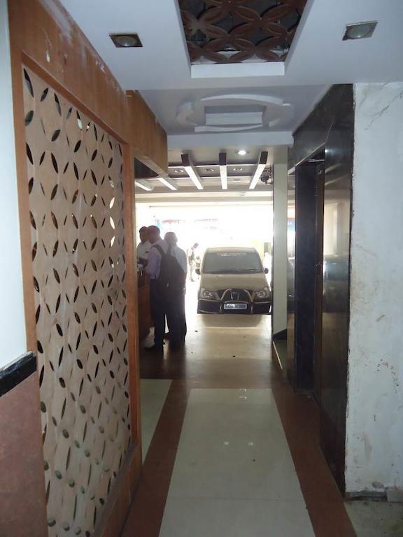 Hotel Sai Galaxy Inn Shirdi Exterior foto
