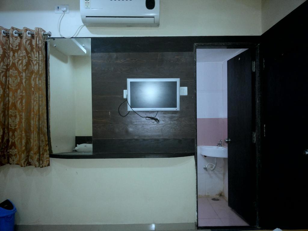 Hotel Sai Galaxy Inn Shirdi Habitación foto