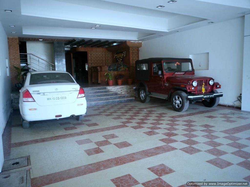 Hotel Sai Galaxy Inn Shirdi Exterior foto