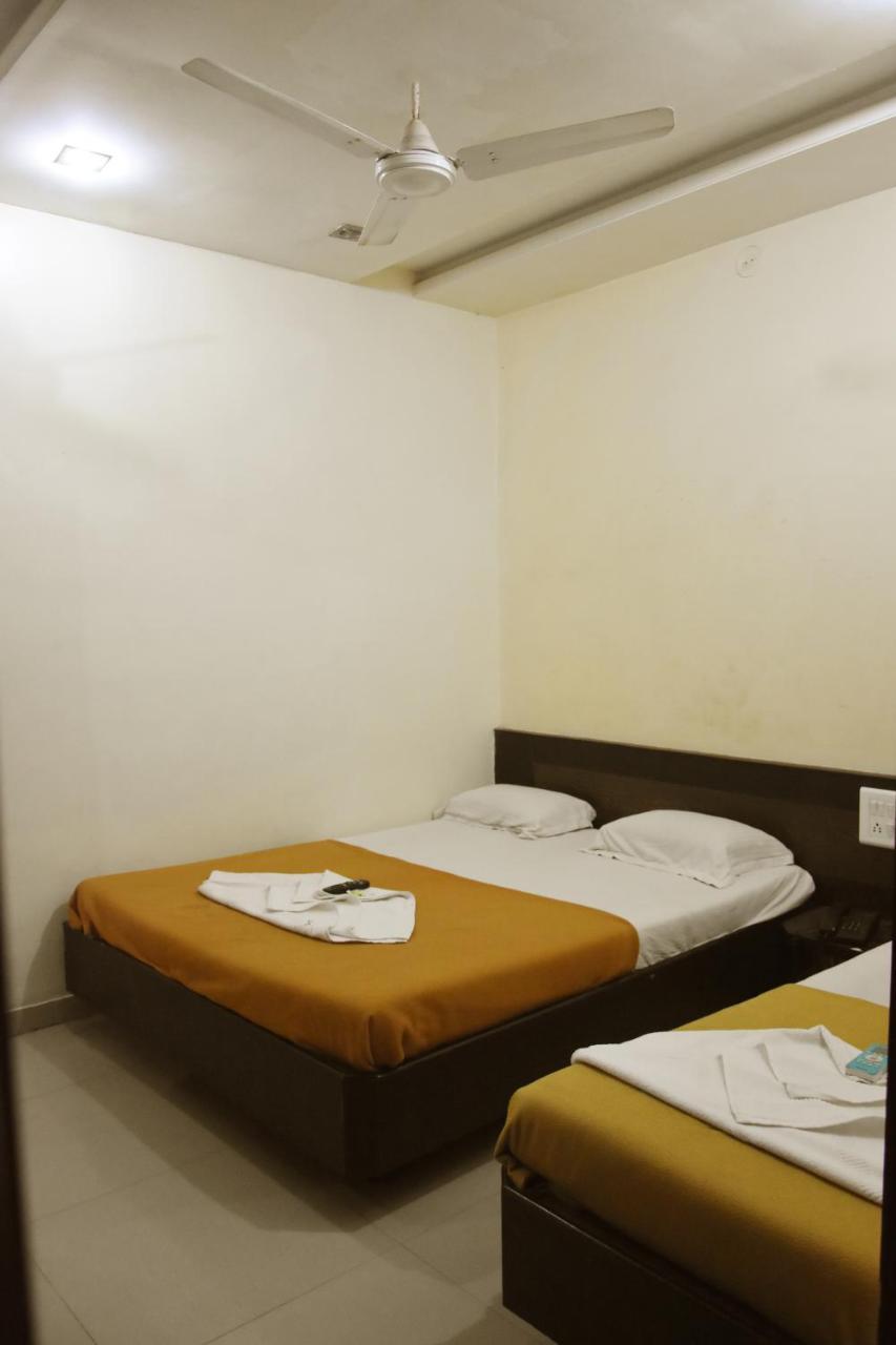 Hotel Sai Galaxy Inn Shirdi Exterior foto